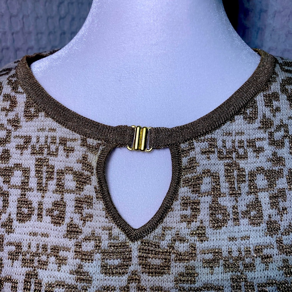 Ruby Rd. Leopard print  Fitted Blouse with Cut Out - Picture 3 of 6